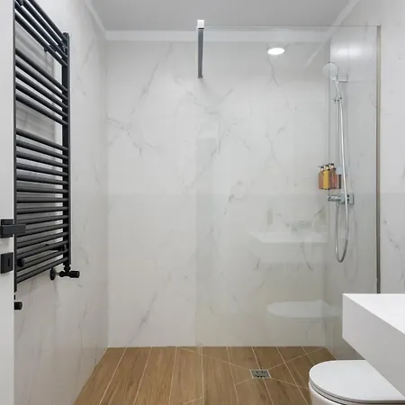 Emerald Charm One Cotroceni 2 *