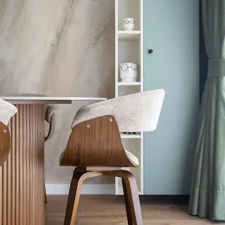 Emerald Charm One Cotroceni 2 *