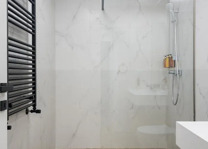 Emerald Charm One Cotroceni 2 *