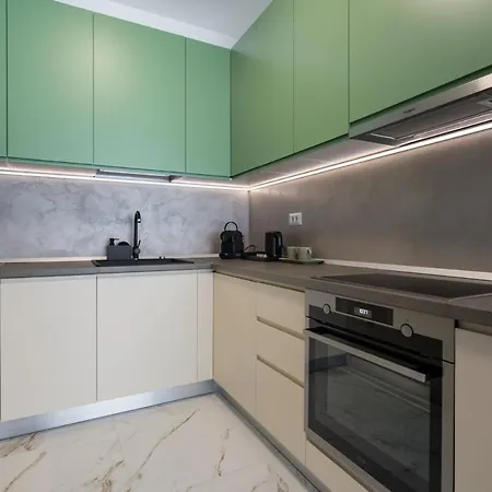 Apartment Emerald Charm One Cotroceni 2 *