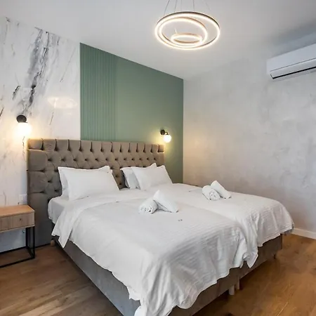 Emerald Charm One Cotroceni 2 *